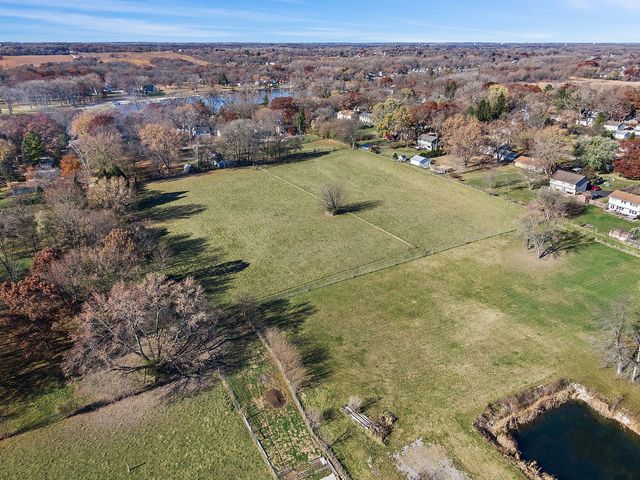4917 Wayside Drive, Mchenry, IL 60051