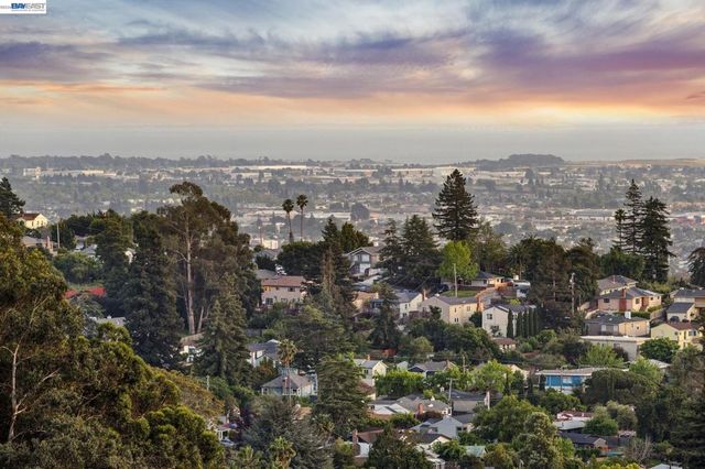 6767 SKYVIEW DRIVE, Oakland, CA 94605