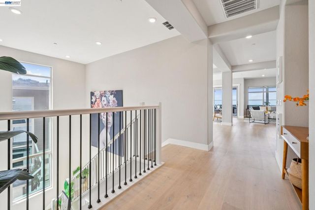 6767 SKYVIEW DRIVE, Oakland, CA 94605