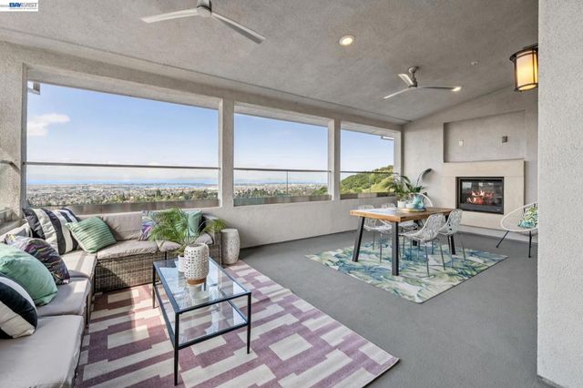 6767 SKYVIEW DRIVE, Oakland, CA 94605