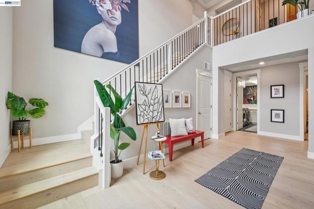 6767 SKYVIEW DRIVE, Oakland, CA 94605