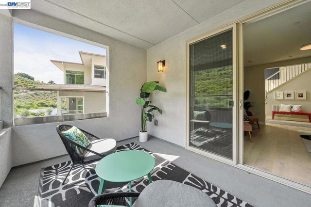 6767 SKYVIEW DRIVE, Oakland, CA 94605
