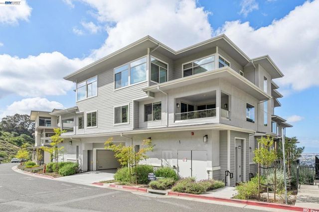 6767 SKYVIEW DRIVE, Oakland, CA 94605