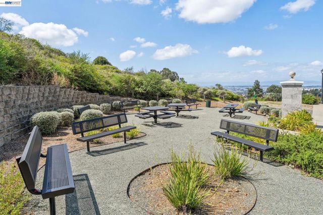 6767 SKYVIEW DRIVE, Oakland, CA 94605