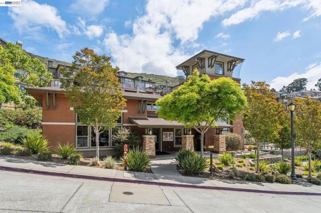 6767 SKYVIEW DRIVE, Oakland, CA 94605