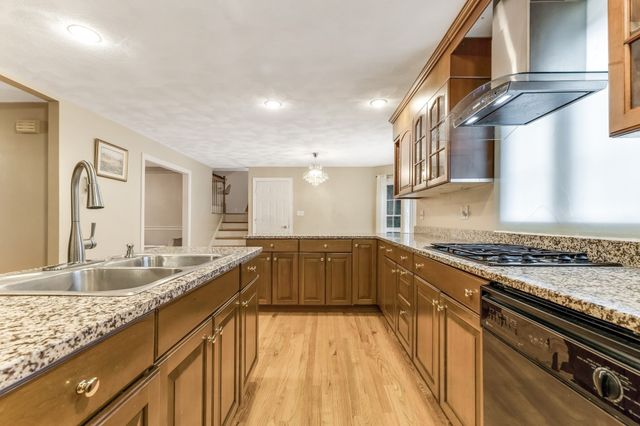3 Avalon Ct., Methuen, MA 01844
