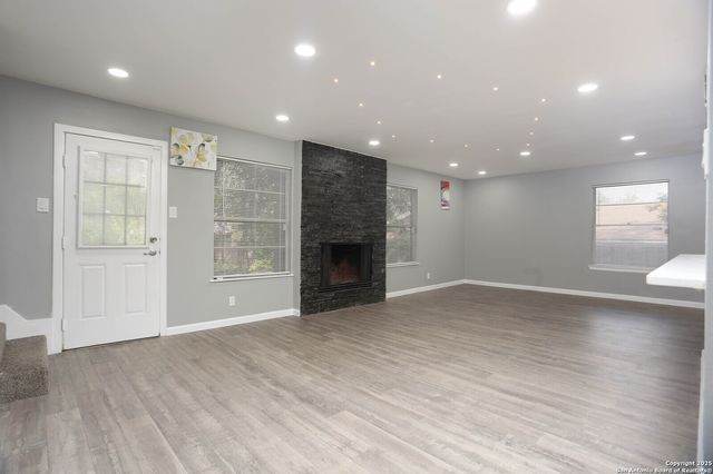10406 Greenbay, San Antonio, TX 78230