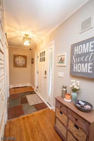 4 Birch Dr, Newton Town, NJ 07860