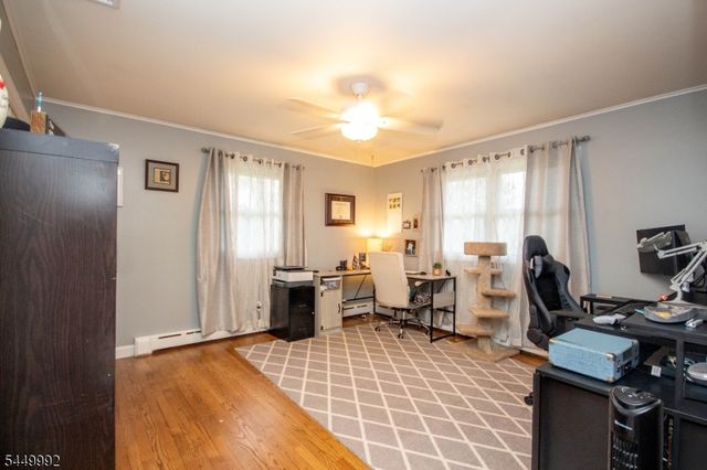 4 Birch Dr, Newton Town, NJ 07860