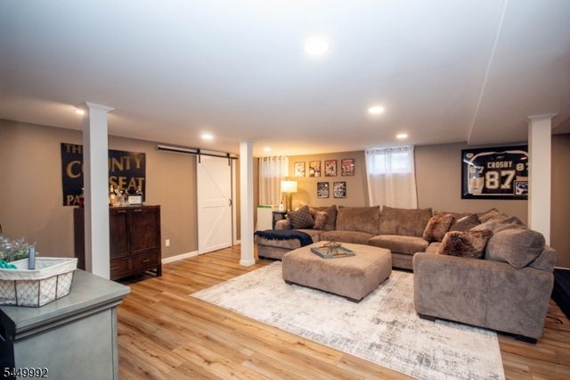 4 Birch Dr, Newton Town, NJ 07860