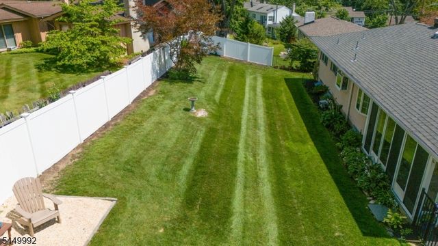 4 Birch Dr, Newton Town, NJ 07860