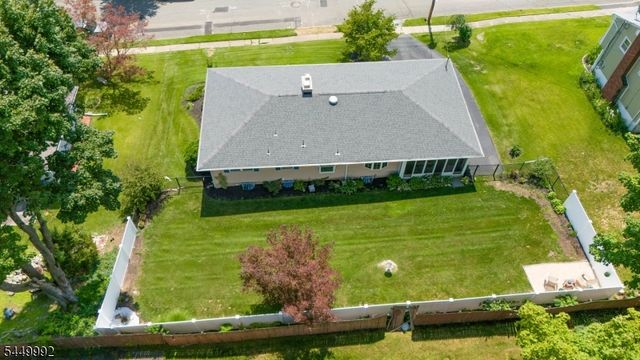 4 Birch Dr, Newton Town, NJ 07860