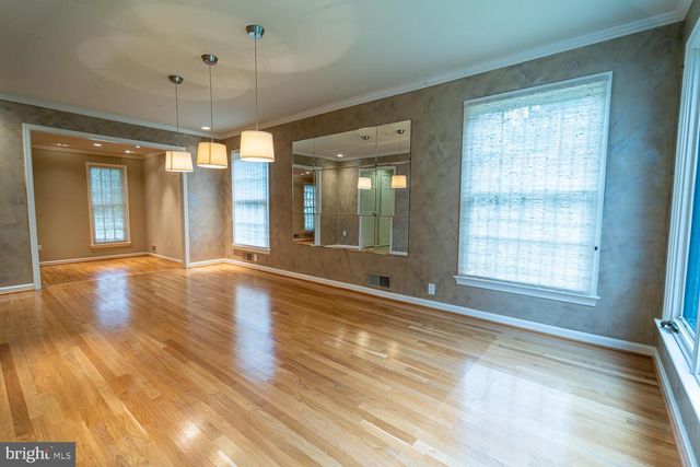 1197 WINTER HUNT RD, Mclean, VA 22102