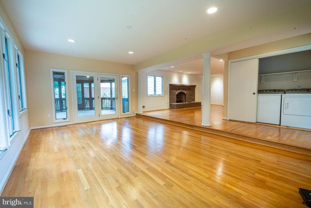 1197 WINTER HUNT RD, Mclean, VA 22102