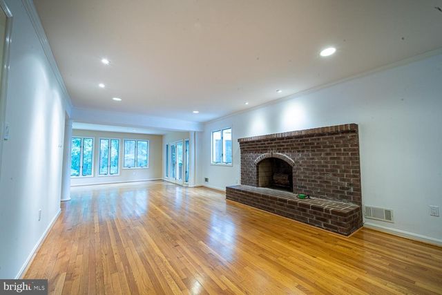 1197 WINTER HUNT RD, Mclean, VA 22102