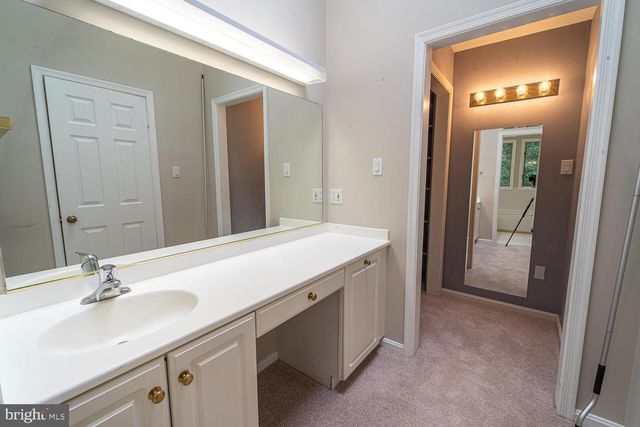 1197 WINTER HUNT RD, Mclean, VA 22102