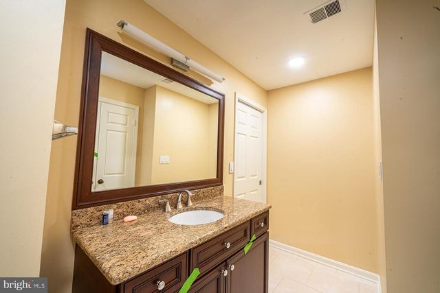 1197 WINTER HUNT RD, Mclean, VA 22102