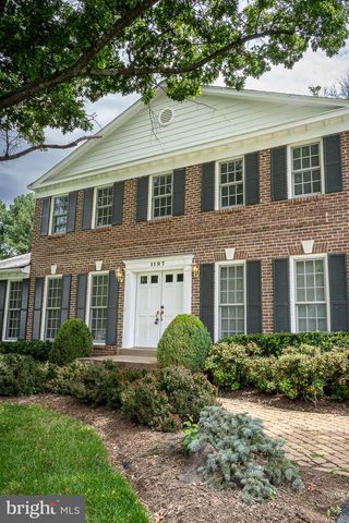 1197 WINTER HUNT RD, Mclean, VA 22102