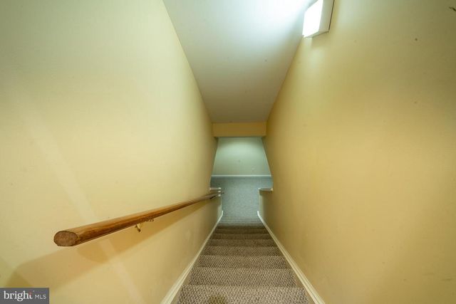 1197 WINTER HUNT RD, Mclean, VA 22102