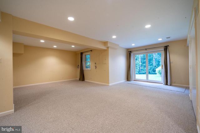 1197 WINTER HUNT RD, Mclean, VA 22102