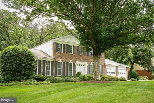 1197 WINTER HUNT RD, Mclean, VA 22102