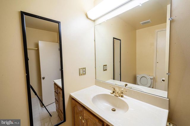 1197 WINTER HUNT RD, Mclean, VA 22102