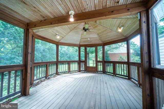 1197 WINTER HUNT RD, Mclean, VA 22102