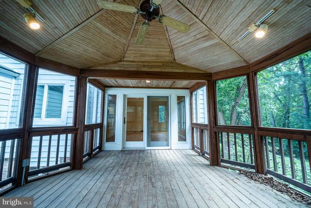 1197 WINTER HUNT RD, Mclean, VA 22102