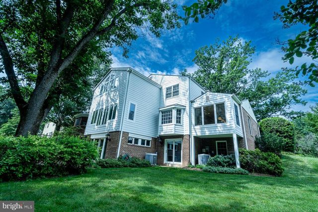 1197 WINTER HUNT RD, Mclean, VA 22102