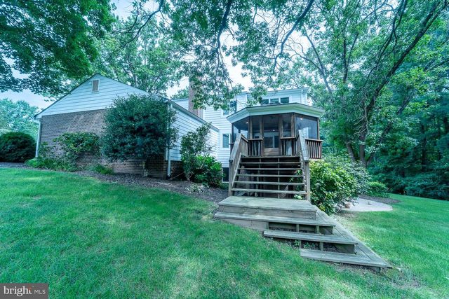 1197 WINTER HUNT RD, Mclean, VA 22102