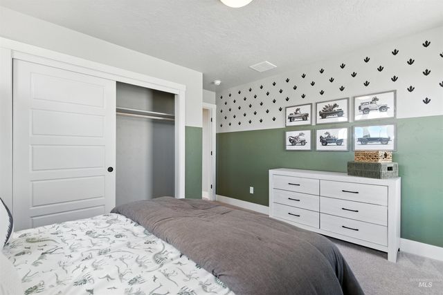 5947 W Parachute Dr, Meridian, ID 83646