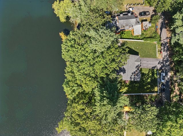 33 Phalanx St, Tyngsborough, MA 01879