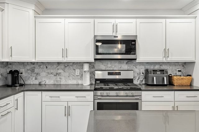 33 Phalanx St, Tyngsborough, MA 01879