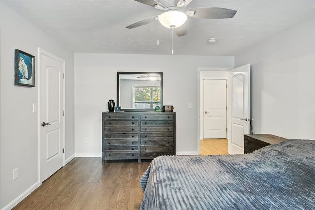 33 Phalanx St, Tyngsborough, MA 01879