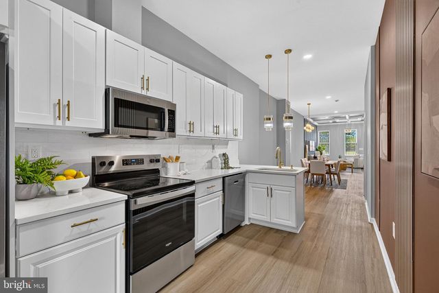 946 W FRANKLIN ST, Baltimore, MD 21223