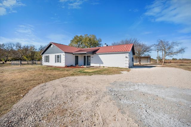 1301 County Road 705 Road, Joshua, TX 76058