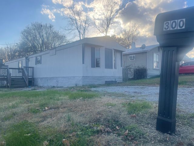 2016 Bessie St, Springfield, TN 37172