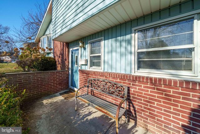 2407 MCCAWBER DR, Wilmington, DE 19808