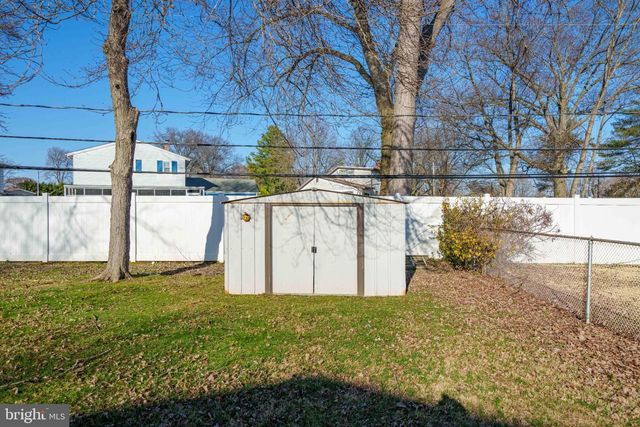 2407 MCCAWBER DR, Wilmington, DE 19808