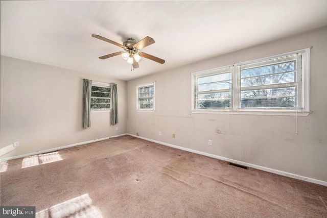 2407 MCCAWBER DR, Wilmington, DE 19808