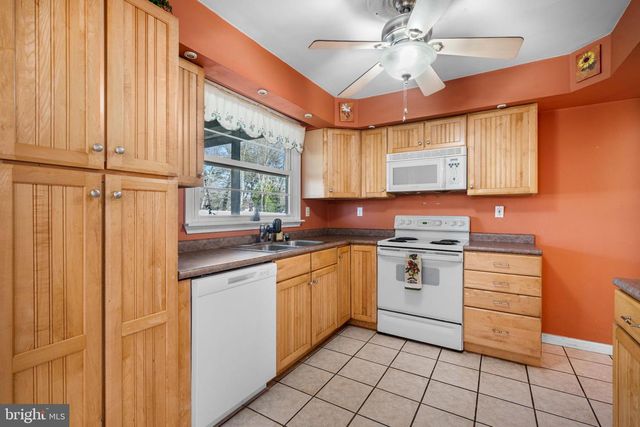 2407 MCCAWBER DR, Wilmington, DE 19808