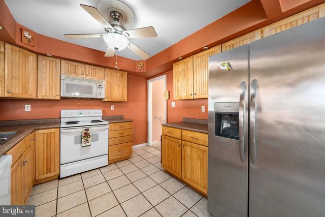 2407 MCCAWBER DR, Wilmington, DE 19808