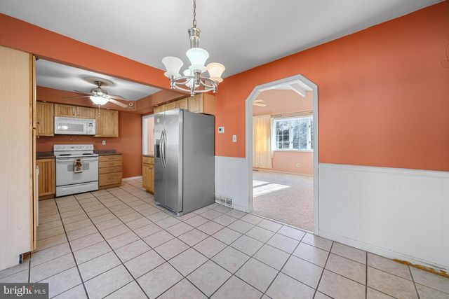 2407 MCCAWBER DR, Wilmington, DE 19808