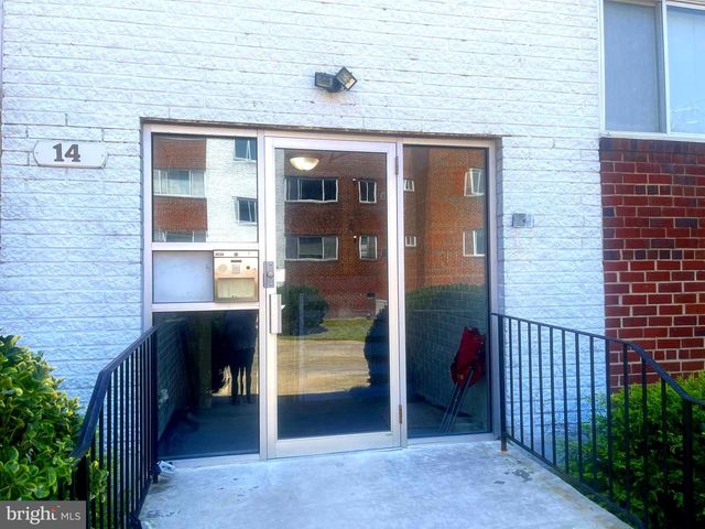 14 HALLEY PL SE #201, Washington, DC 20032