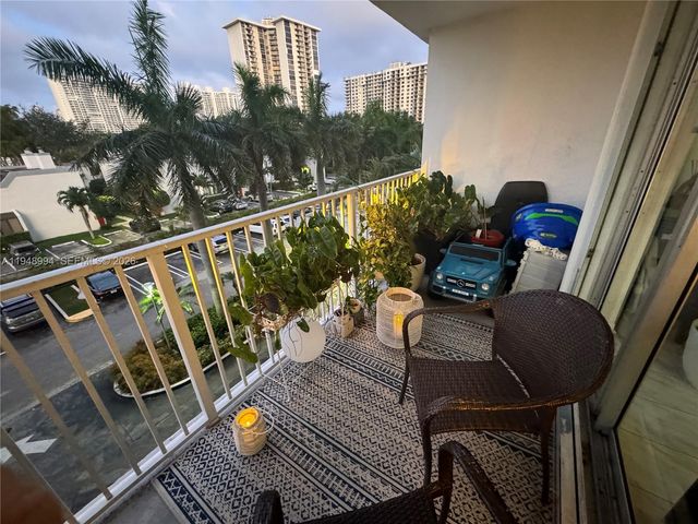 2851 NE 183rd Street 303E, Aventura, FL 33160