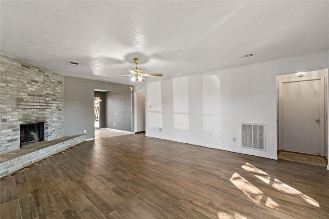 7410 Londres Drive, Houston, TX 77083