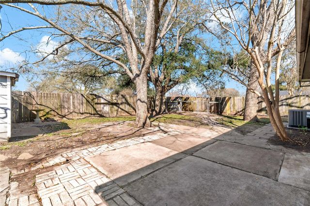 7410 Londres Drive, Houston, TX 77083