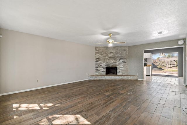 7410 Londres Drive, Houston, TX 77083