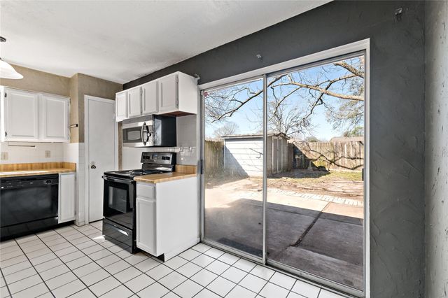 7410 Londres Drive, Houston, TX 77083