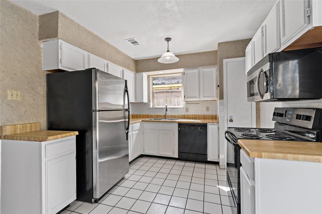 7410 Londres Drive, Houston, TX 77083